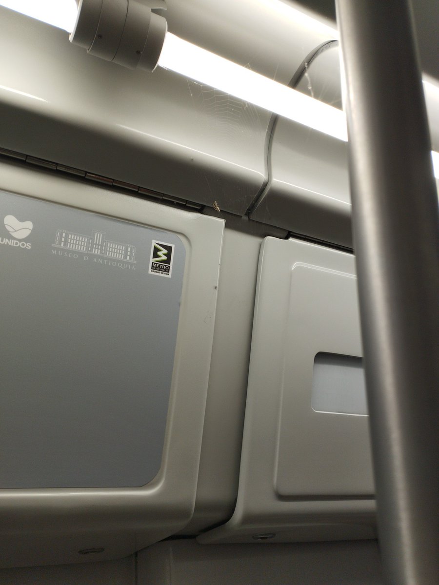 decorark tweet media