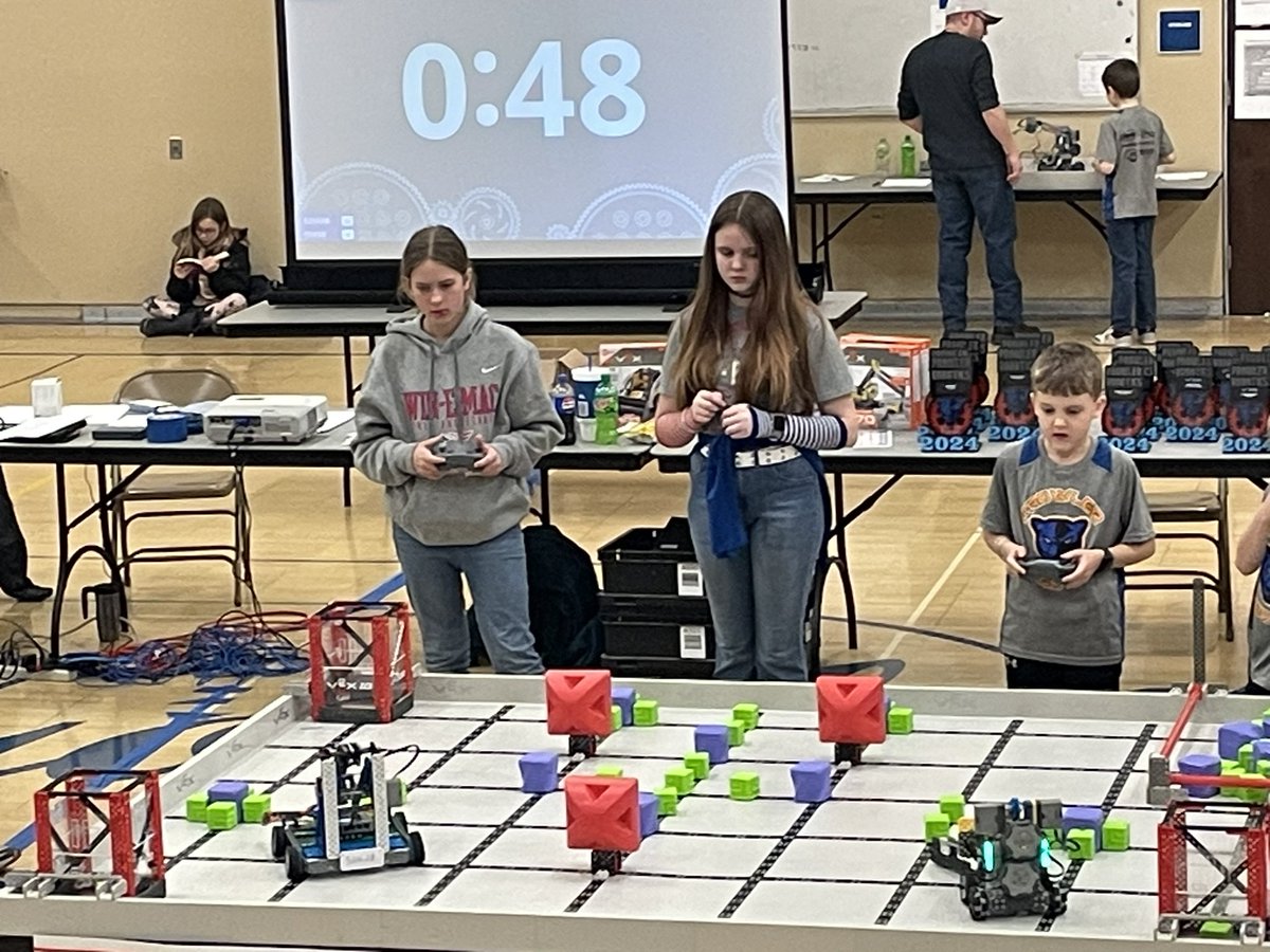 RoboticsWin's tweet photo. Two teams qualified for the championship round and finished tied for 8th and our other teams were able to participate in the consolation bracket.  We did take home some hardware too.  Team53162D took home the Create Award for their creative robot design! @digikey @krjbkrjmkkcq https://t.co/5lQ9mgGzNg