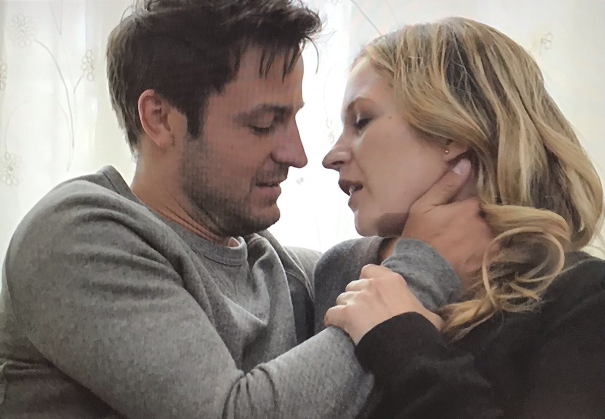 Neecienee's tweet photo. 3 1/2 hours of tweeting so far, that’s real endurance! Which @tyler_hynes character would never last this long? #quickie #serialized @lifetimetv #FallingForFootball
#tylerhynes
#hynies #TeamTylerHynes
#Chiefs @chiefs
@janelparrish
@barkleyus https://t.co/NkSWQLpWJX