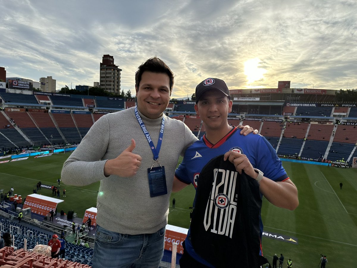 Leonlec's tweet photo. Felicidades a @Luis_Andres9 por llevarse el giveaway en el regreso de Cruz Azul al Estadio de la Ciudad de los Deportes.

Próximamente haré otra dinámica para que pueda haber ganadores en cualquier parte de la República 🇲🇽

¡Gracias por participar y por sus mensajes! https://t.co/6wNajeGSmL