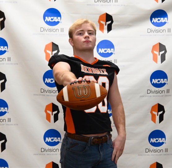 Cmacu06's tweet photo. After a great visit at @hendrixcollege and a conversation with coach @RussHeidiSLC I’m blessed and honored to receive an official offer from HendrixFootball. Thank you to all of my coaches and family for all the support. @blitzemD @CoachJCordell https://t.co/nQV55a63wu