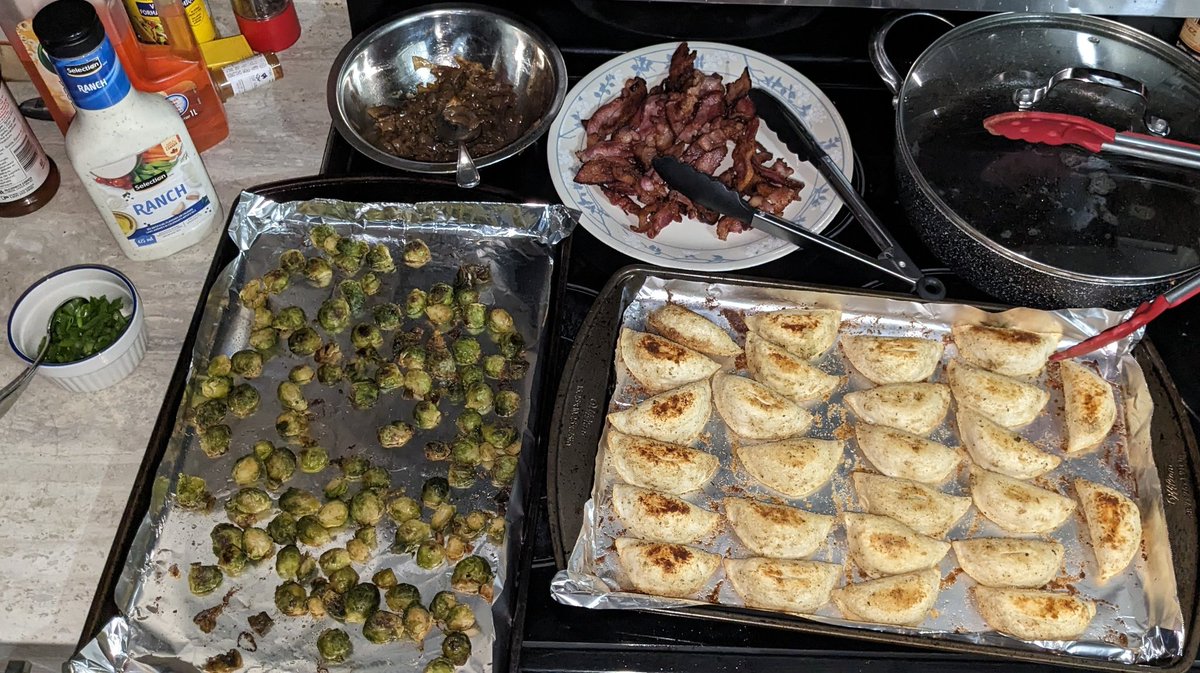 CamillaScarlet_'s tweet photo. Saturday's dish of Loaded Pierogies with Roasted Brussel Sprouts. #CamiCookingArc #CamiEats #Cami飯 Dinner is served! https://t.co/dIsEPXh9dU