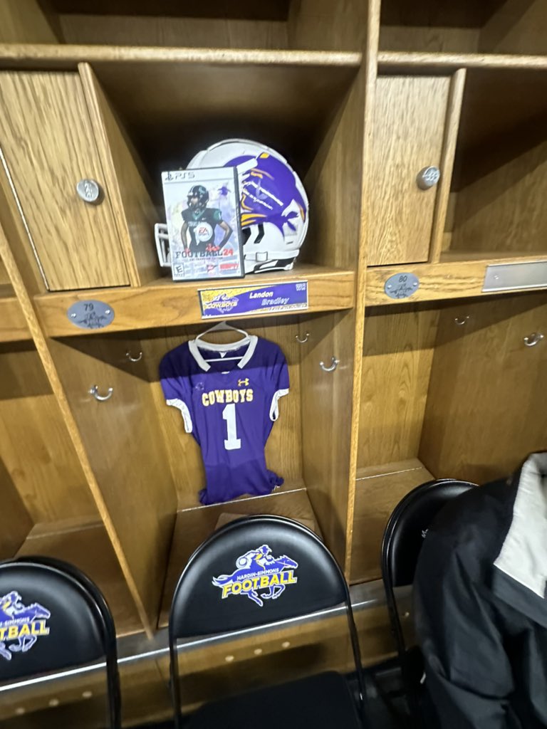 Landon Bradley (@d1_landon5) on Twitter photo Had a great time at HARDIN SIMMONS look forward to coming back! <a href="/Whitehead_HSU/">Jeff Whitehead</a> <a href="/coach_culhane/">Cory Culhane</a> <a href="/CoachCBurton/">Charles Burton</a> <a href="/CoachFarrellCHS/">Coach Farrell</a> <a href="/Coach_Cuellar/">Coach Cuellar</a> <a href="/CoachAnderson_S/">Coach S. Anderson, M.Ed.</a> <a href="/Wilkins_2018/">Cameron Wilkins</a> <a href="/Coach_CMac1/">Cory Mac 🥷🏽</a> Had a great time at HARDIN SIMMONS look forward to coming back! <a href="/Whitehead_HSU/">Jeff Whitehead</a> <a href="/coach_culhane/">Cory Culhane</a> <a href="/CoachCBurton/">Charles Burton</a> <a href="/CoachFarrellCHS/">Coach Farrell</a> <a href="/Coach_Cuellar/">Coach Cuellar</a> <a href="/CoachAnderson_S/">Coach S. Anderson, M.Ed.</a> <a href="/Wilkins_2018/">Cameron Wilkins</a> <a href="/Coach_CMac1/">Cory Mac 🥷🏽</a>