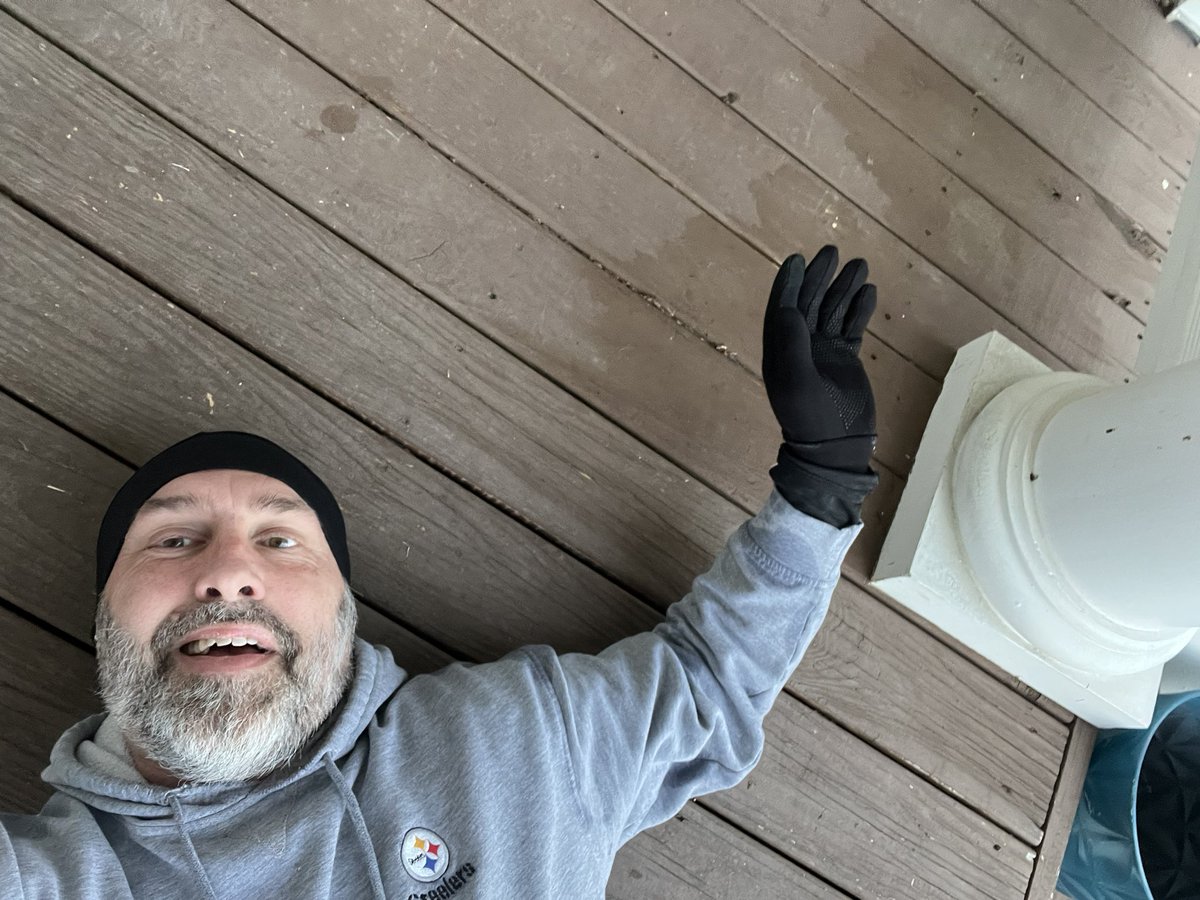 PastorRunge's tweet photo. That look when Flacco throws 2nd pick 6, and it’s beginning to settle with Brown fans, that they are the same ole Browns! #HereWeGo #SteelersNation #Steelers #HoustonTexans #Cleveland #NFLPlayoffs #sameoldbrowns #mistakebythelake https://t.co/KpL9DKcTnj