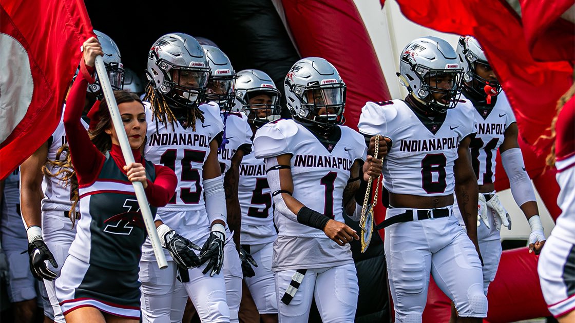 caydenolinger2's tweet photo. After a Great Official Visit yesterday and conversation with @KeeversChris, i’m Super excited to have recieved an Offer from @UIndyFB !! Cannot give enough thanks to God, My Family, and My Coaches for all the Support ! @FBCoachEngle @coachburke89 @BHSdogsfootball @CoachWhitaker1 https://t.co/w9RUwd2DSI