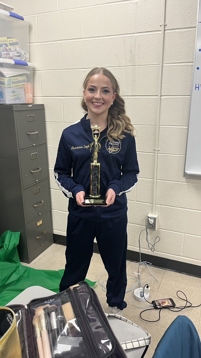 TVShowChoir's tweet photo. congratulations to our beavercreek best performer abrianna sopko!!⭐️ https://t.co/3ZwE0AnYxK
