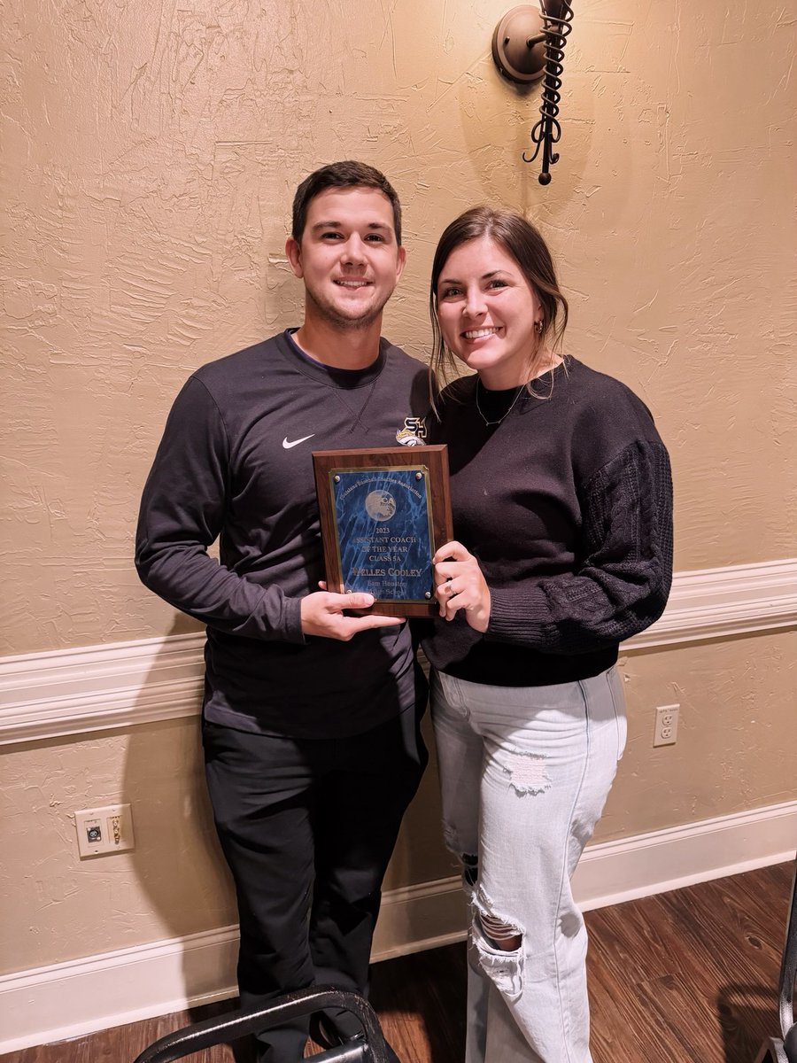 cooleywelles's tweet photo. Extremely humbled and honored to be named the LBCA 5A Assistant Coach of the Year. 

A special thanks to my wife and daughter, my parents and brothers, my boss Chad Hebert, my fellow assistant coaches, and my mentor Kenney Courville! 

Bring on 2024! https://t.co/cmVkxJOM1v