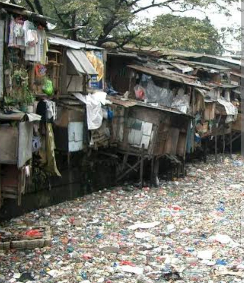 RaquiRobio's tweet photo. @AzeroQueen Your house when azero hit 0.001 😂 https://t.co/NCebJ1bpJR