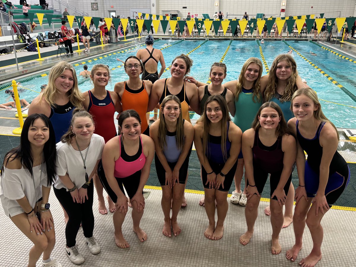 Girls team finishing off the second session of skyland with a bang!! So proud of these girls and all their swims 🙌🙌