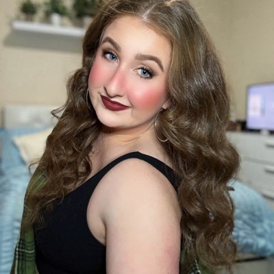 theglitterbetch's tweet photo. #NewProfilePic https://t.co/bfEwt3wezF