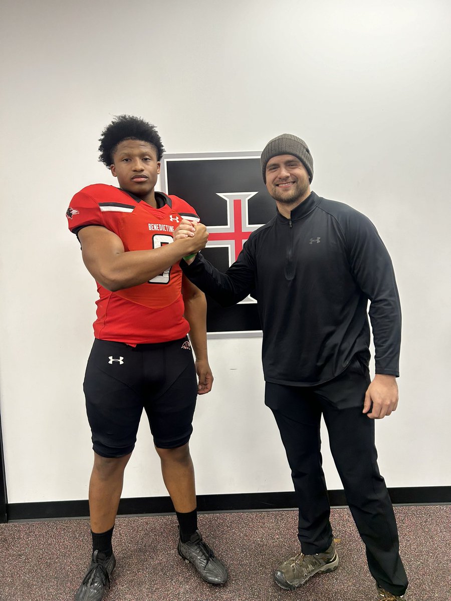AnthonyTabronJr's tweet photo. After a great visit at Benedictine University, I’m am blessed to say that I have received a scholarship. Thanks for having me !!!!! @CoachBarraza @CoachCogan @RavenFootballBC https://t.co/QxZQmwM5NQ