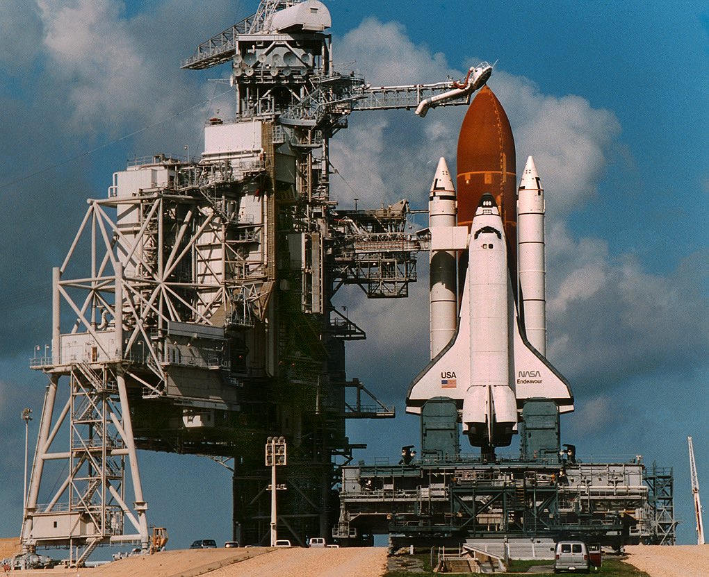 billmeco's tweet photo. OTD 31 years ago #STS54 #OV105 #Endeavour #launched from #ksc carrying the #TDRS F (Tracking and Data Relay Satellite)  https://t.co/727CMq4dnZ https://t.co/VYkU1BDiGQ