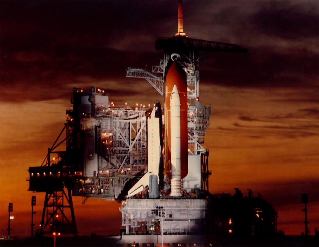 billmeco's tweet photo. OTD 31 years ago #STS54 #OV105 #Endeavour #launched from #ksc carrying the #TDRS F (Tracking and Data Relay Satellite)  https://t.co/727CMq4dnZ https://t.co/VYkU1BDiGQ