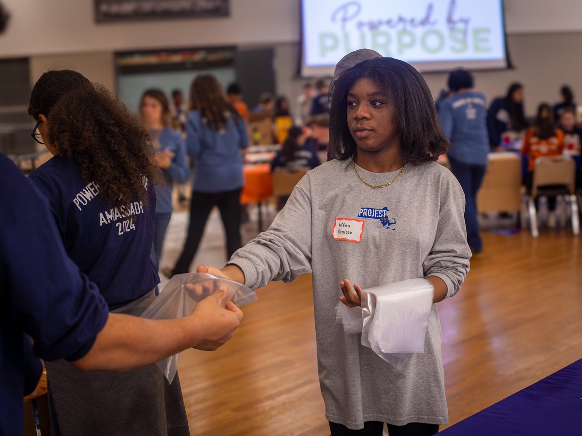 ifsiusa_edu's tweet photo. We are extremely proud of our Youth Leaders who serve as ambassadors for Project 351, an amazing organization that firmly believes in the ability of young people to lead in highly transformative ways in every community in the Commonwealth.
#ifsiusa #ifsiusaeducation #project351 https://t.co/wMbbmtzgdT