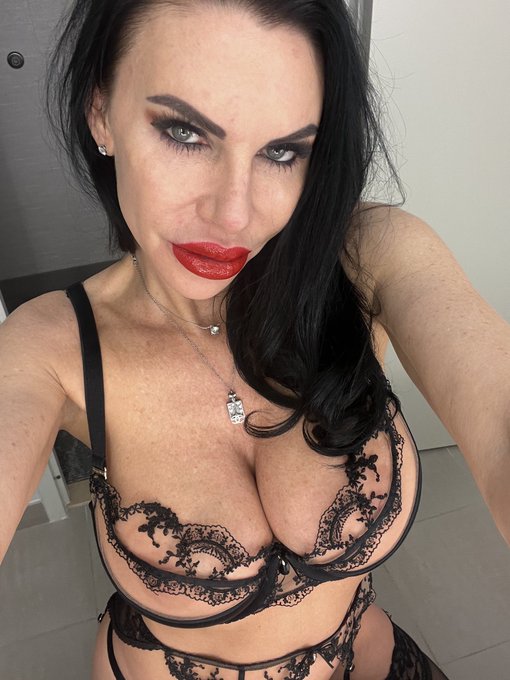 🔥Piper&rsquo;s HOT MILF Tour🔥  🖤Phoenix/Scottsdale ~ Jan 16-17  w/ @MidwestKali  💜NYC ~ Jan 29-30 💛NJ ~ Jan<a href="/tag/mvsales"class="tags"><span>#mvsales</span></a>