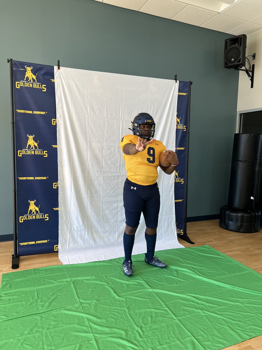 Had a GREAT Offical Visit at John C Smith university this weekend <a href="/CoachFlowers/">Coach Maurice Flowers</a> <a href="/coachworth17/">Chi-Emeke Worthington</a> <a href="/DrCoachFly/">Coach Kevon Fly</a> <a href="/BerryFootballNC/">Berry Academy Football</a> @chrisredding_1 <a href="/willweir55/">Coach Will Weir 🦁 🏈</a>