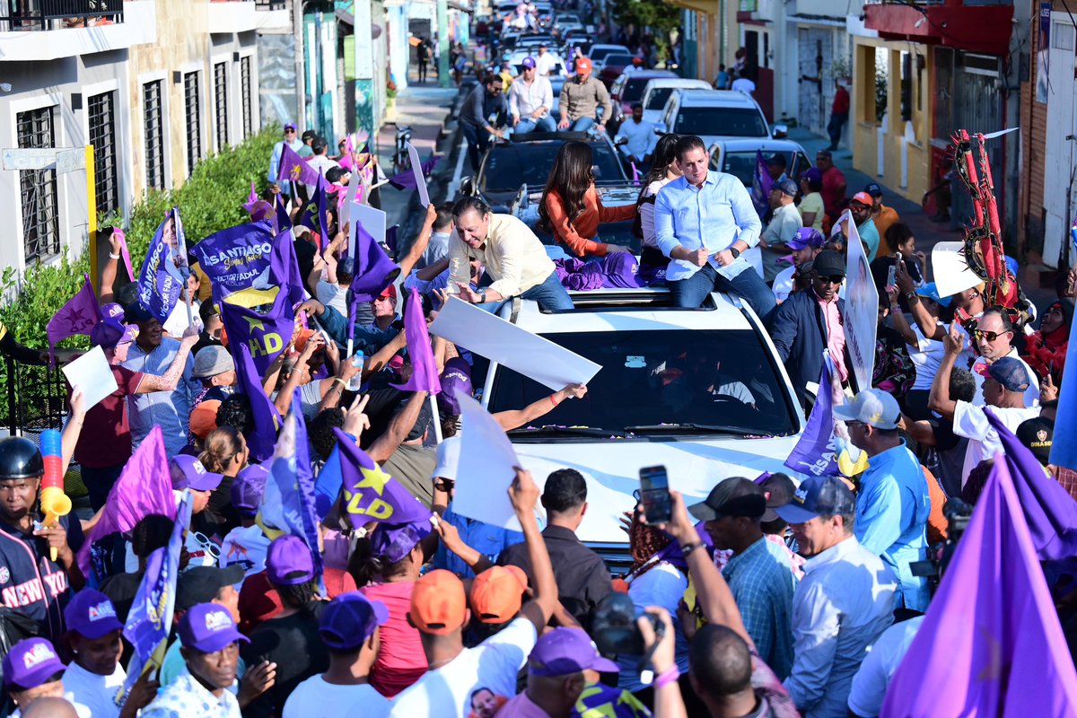 AbelMartinezD's tweet photo. ¡Santiago se lanzó a las calles! No pararemos hasta alcanzar la victoria en febrero con Víctor Fadull como alcalde. En mayo, sellaremos el triunfo contundente ganando la presidencia.

#SantiagoEsAbel https://t.co/ghAlsFGVXM
