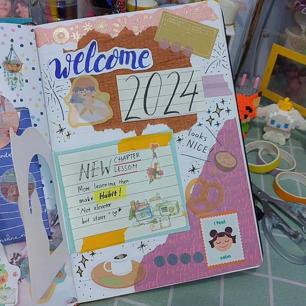 minniqu's tweet photo. Welcome 2024 🎆
Agak telat sih ya kayanya, tapi gapapa mumpung masih bulan Januari. Lebih baik telat tapi mau memulai dari pada engga sama sekali 🥰
#journal #scrapbook #journal2024 https://t.co/BBffL6vZah