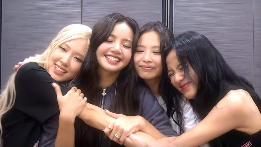 misskoreaJisoo's tweet photo. Ranking de reputación de marca de grupos femeninos de enero:

1.- BLACKPINK 🥰 https://t.co/RoyO0o0EgJ