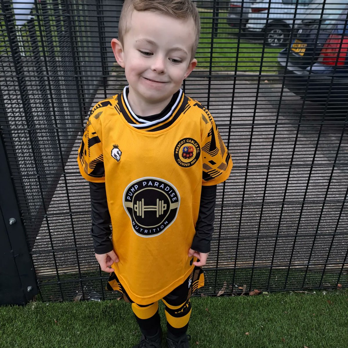 lee mullin tweet media