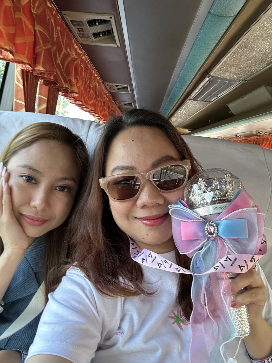 enialaelleon's tweet photo. Ready na kami for today's bidyow! #SEVENTEENinBULACAN https://t.co/zdjkvMvV64