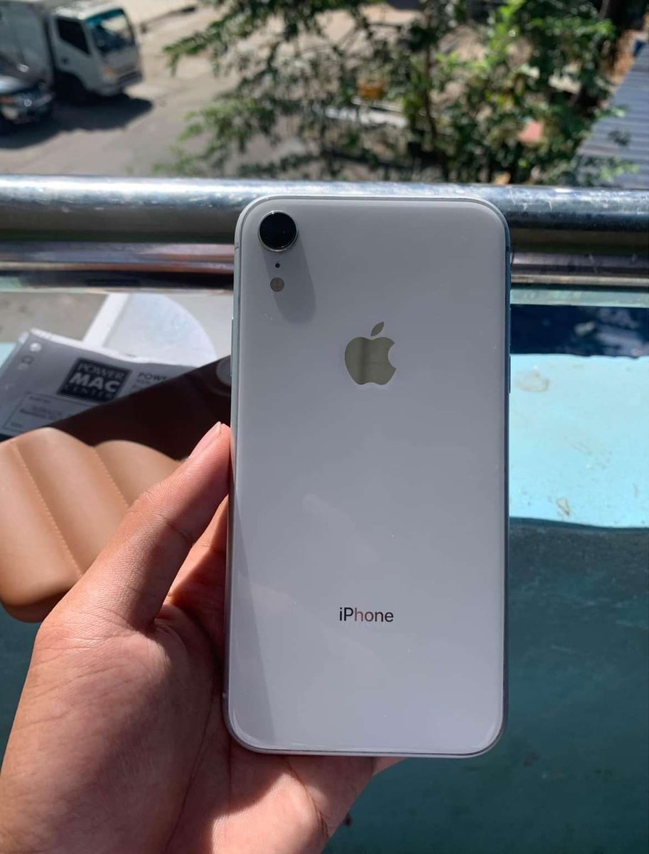 yujin4lyf's tweet photo. WTS LFB PH 

IPHONE xr white
       — 128gb
       — ₱11k payo  / ₱12k installment w half dp
       — 87% batthealth
       — bought from powermac
       — face id, truetone, icloud, all working
       — no history of repair

DM for more infos! https://t.co/5ETobuW60H