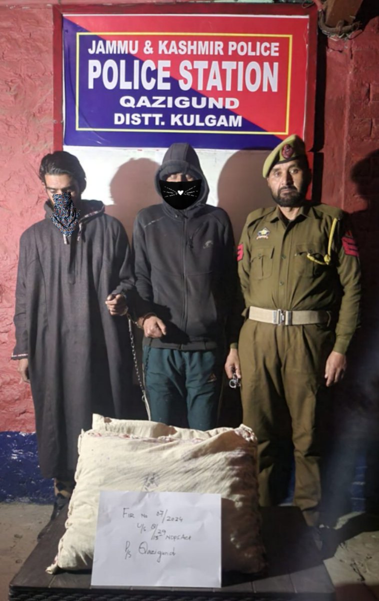 policekulgam's tweet photo. #Kulgam police arrests 02 drug peddlers; #Mudasir Ah Ahangar R/O Doru &amp; #Mohd Iqbal Chopan R/O Shangus &amp; recovered 4.2 kgs of #Poppy Straw like contraband. Case FIR No. 07/2024 U/S 8/15, 29 of NDPS Act registered at PS #Qazigund &amp; investigation taken up. @KashmirPolice @DigSkr https://t.co/SjXvgqUHjI