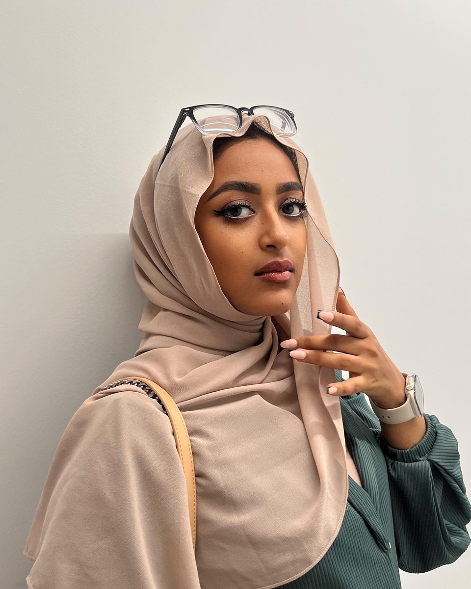 Solaracrypt's tweet photo. Wallahi I'm seriously in need of a husband even if he is poor😭😫💔 https://t.co/blZvp644Ul