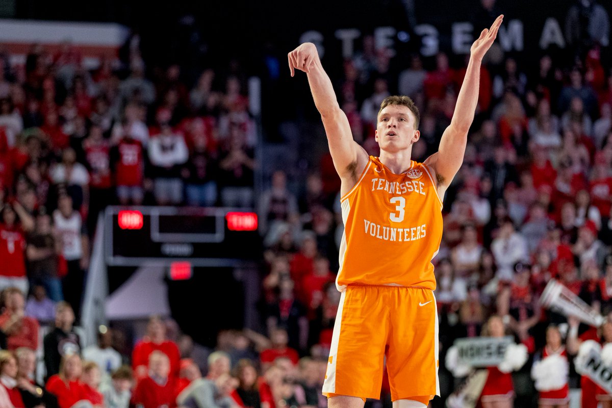 Vol_Stats's tweet photo. In each of @Vol_Hoops' four true road games this season, Dalton Knecht has scored 24-plus points and he is averaging 31.3 points per game in those contests. https://t.co/pSkzy7NAzi