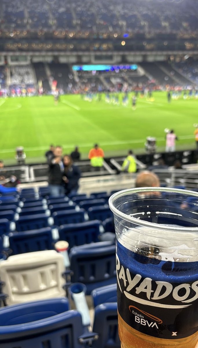 vonchisss's tweet photo. salud ! a festejar ! https://t.co/xOvYNahjx0