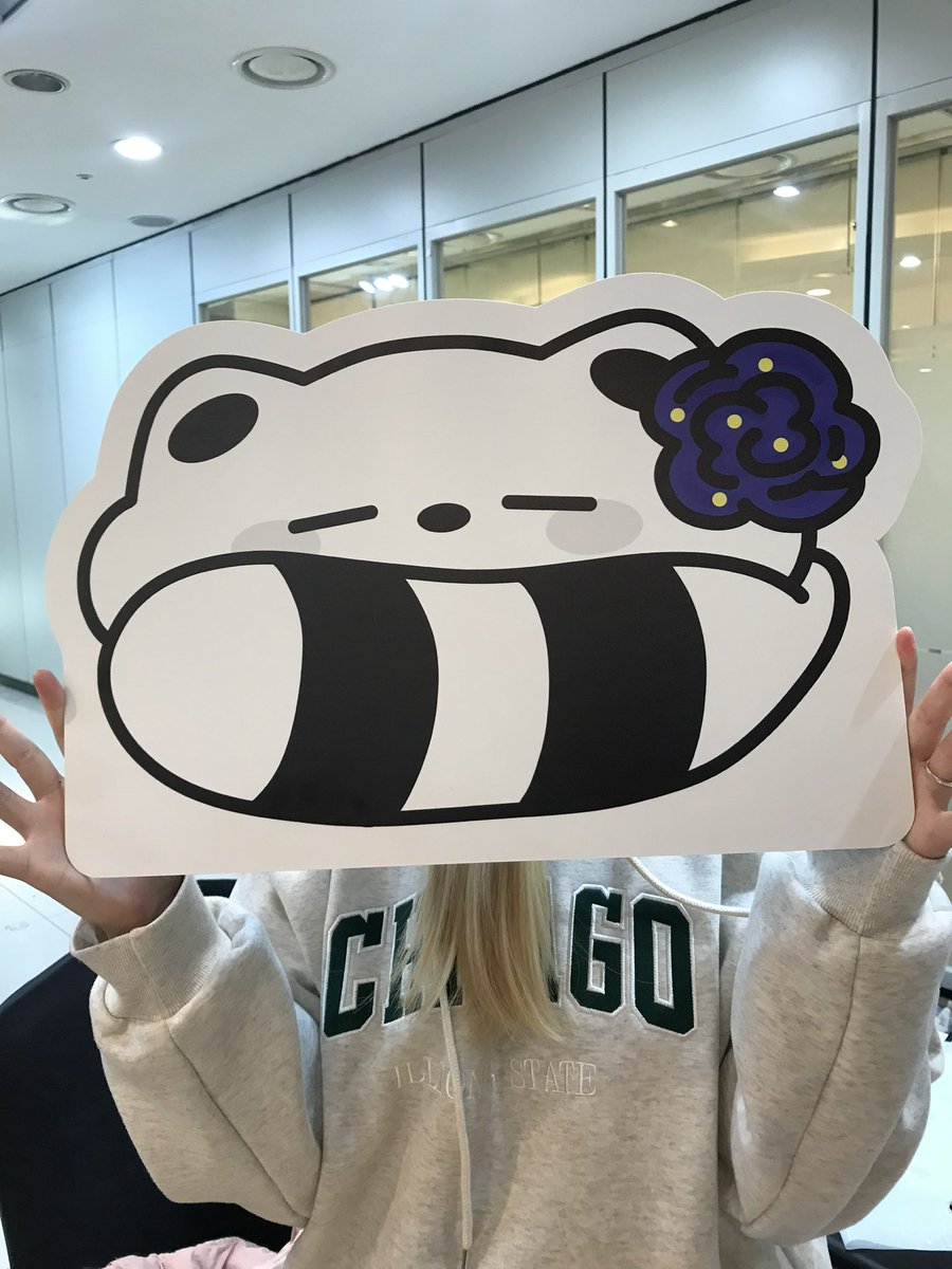 몽복 tweet media