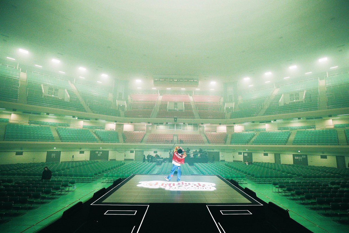_amatsuki_'s tweet photo. 日本武道館

←5年半前　　　　　　今日→ https://t.co/JFcYo4iRgM