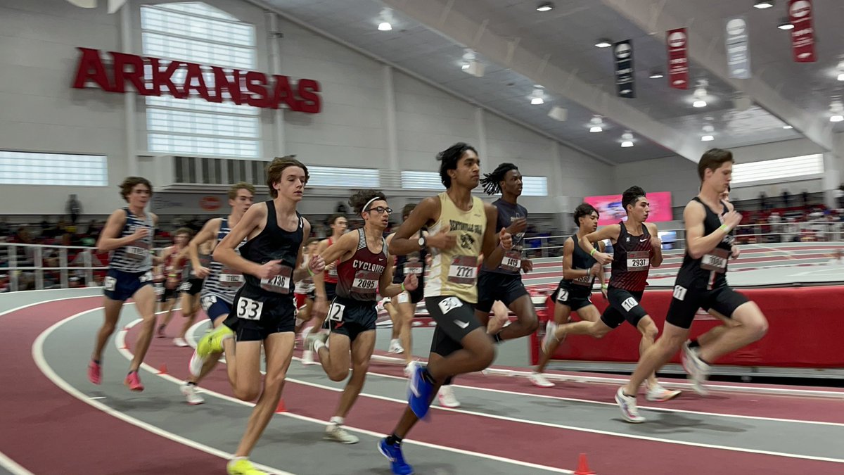 PaulDRivera1's tweet photo. Arkansas High School Invitational 2024 4:39 mile and 9:24 3K for the first time. Felt great and ready to see where this season takes me. RUN 4 GOD ✝️🏃🏽‍♂️ #arkansas #indoortrack #track #trackandfield #running https://t.co/4XpU3Ntphn
