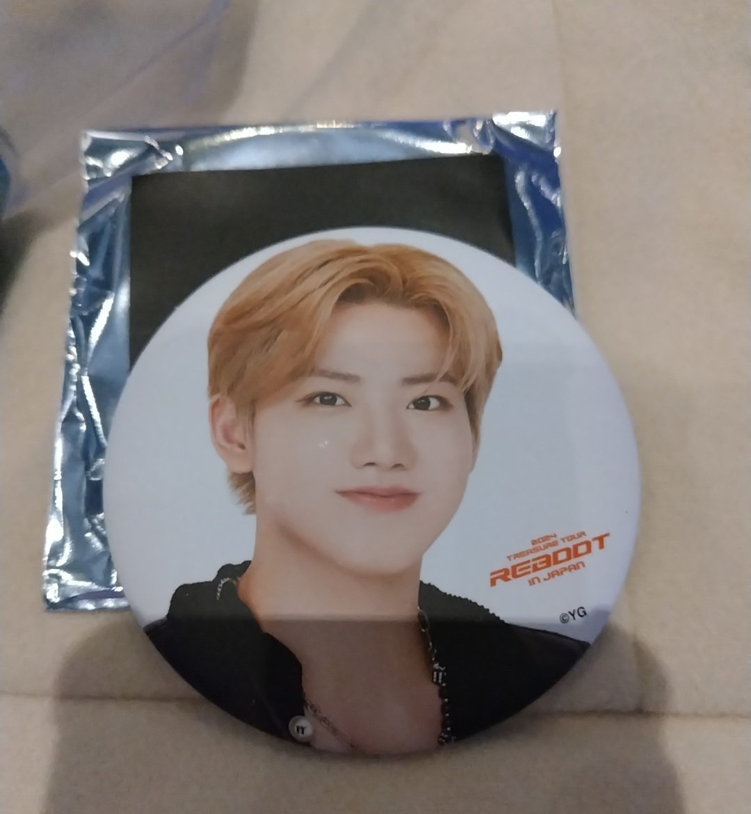 TREASURE 交換 ランダム缶バッジ

譲 ジュンギュ
求 ヒョンソク

現在会場内にいますため会場内か、終演後に手渡し又は郵送での交換。
よろしくお願いいたします。