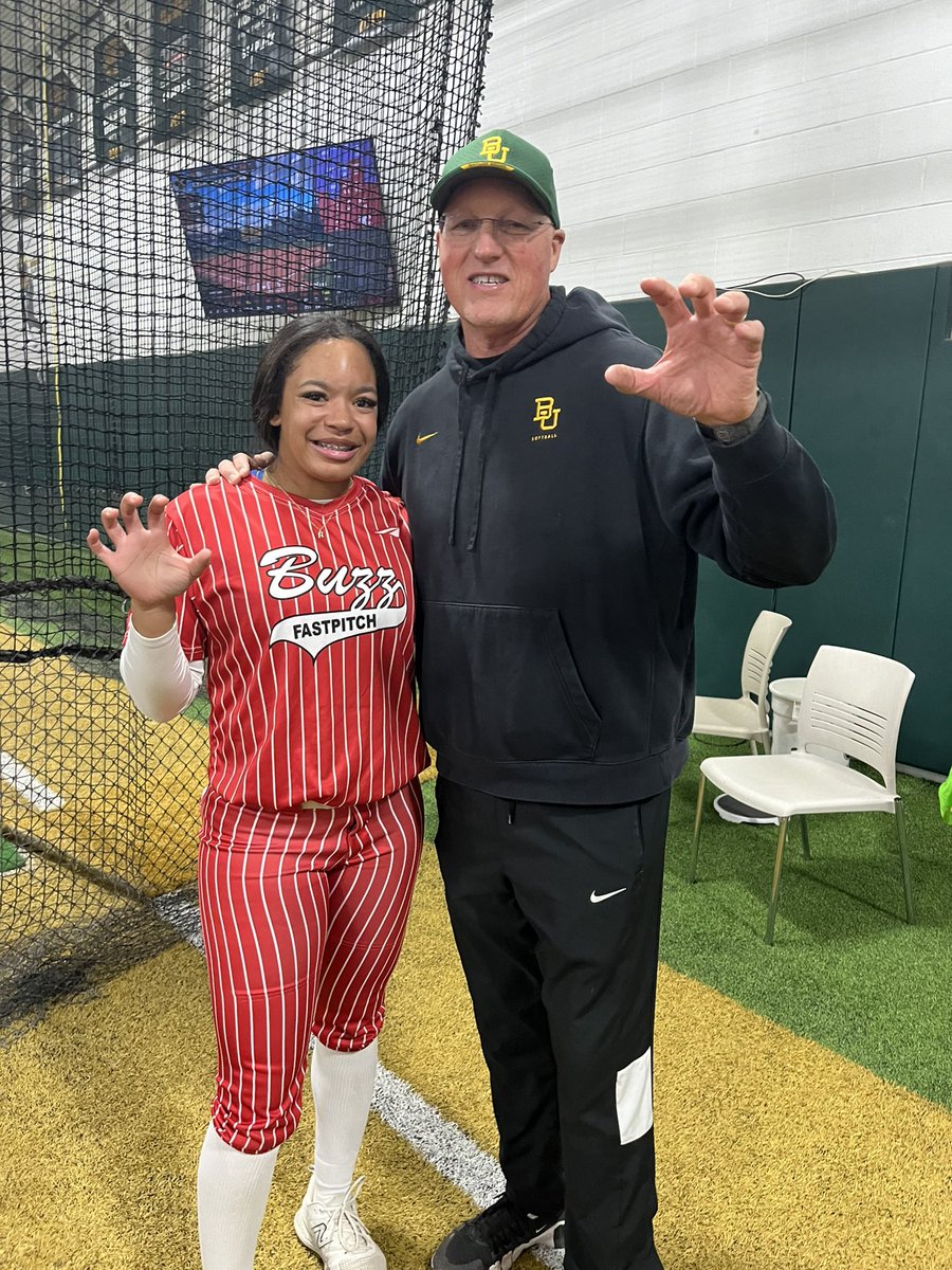Raelynn_VanZee's tweet photo. Honered to be invited!!! Thank you so much!! Had a great time at the camp with the coaches and softball team!! @coach_diaz22 @BUMoore @JohniganSteve @BUcoachNewman https://t.co/V7tK54KWC3
