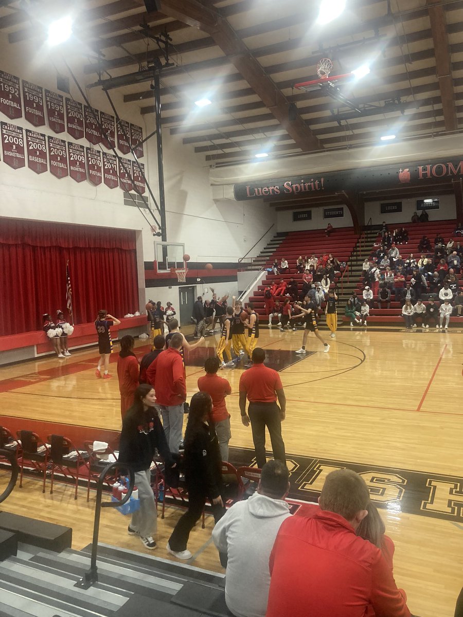 Checking into Luers HS to watch #3 Luers host #6 Blackhawk! 41-33 Luers at the half