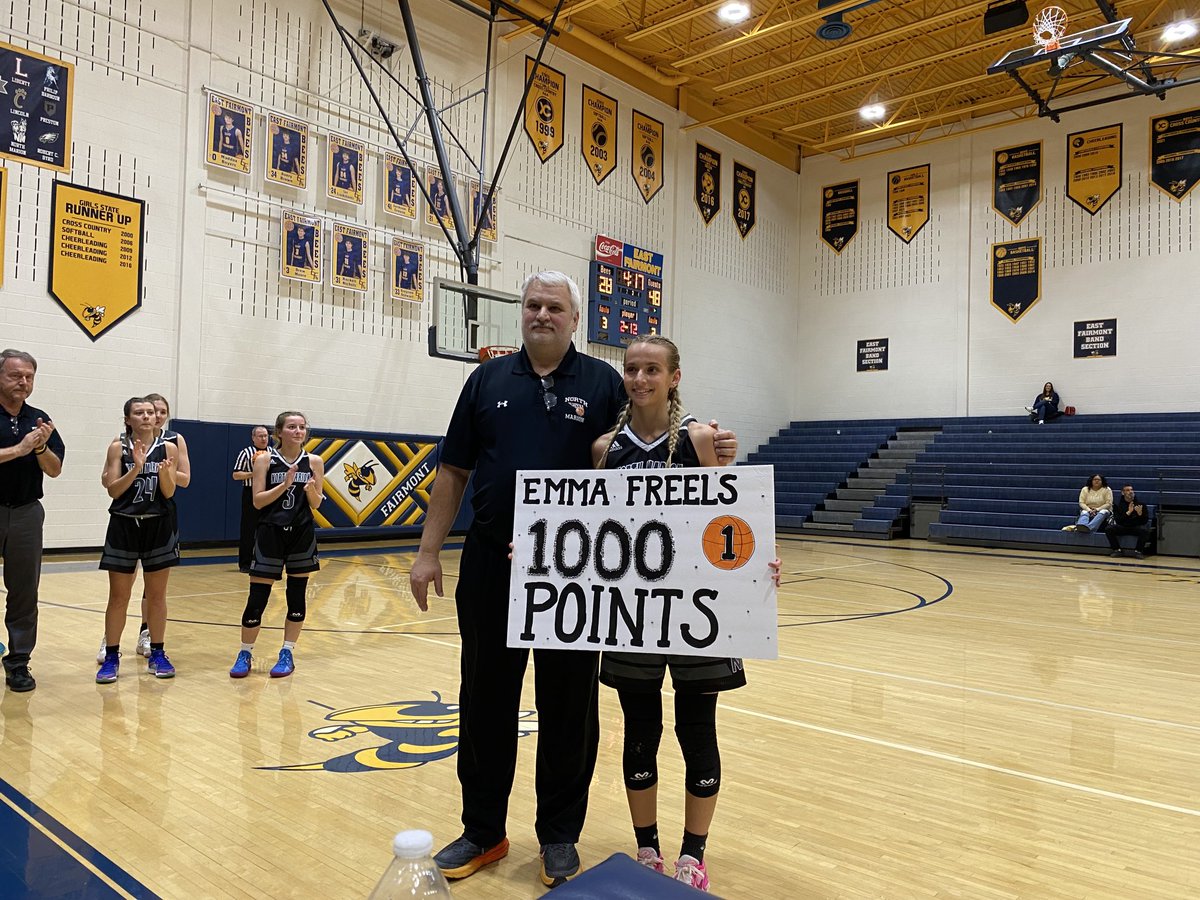 Awilson1231's tweet photo. Emma Freels posed for a pic after scoring her 1,000th career point. https://t.co/2vTA9jiNaI