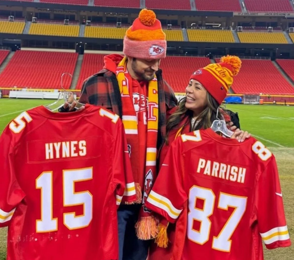 hynes_lines's tweet photo. Go Chiefs!
#FallingForFootball
@tyler_hynes
#tylerhynes
#teamtylerhynes
#hynies
@Chiefs
@janelparrish
@barkleyus
#chiefs https://t.co/qZPcpskuFj