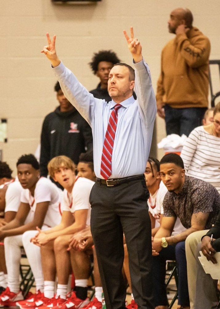 With tonight’s win, Coach Chris Giffin becomes the only coach in the history of Marion County to win championships with both the girls & the boys. He won 4 with the girls program and tonight is his first with the boys. Great job Coach Giff! ⁦@ltgoodnews⁩ ⁦@cgiffin78⁩