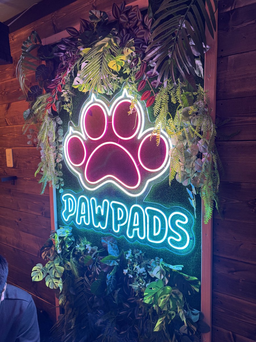 skottikatu's tweet photo. We went with friends to the new furry gay bar in Shinjuku, good times 🥰 https://t.co/buwt2E7mJn