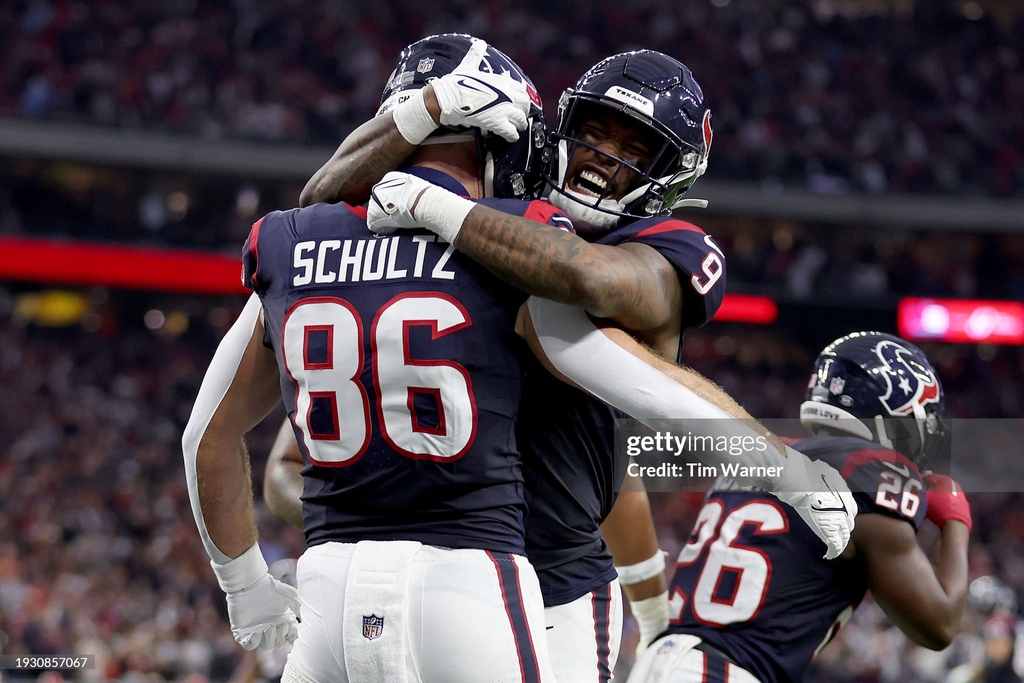 The @HoustonTexans defeat the Cleveland Browns 45-14 in the AFC Wild Card Playoffs at NRG Stadium and advance to the Divisional Round! #NFL 📸: Carmen Mandato, Michael Owens, Tim Warner