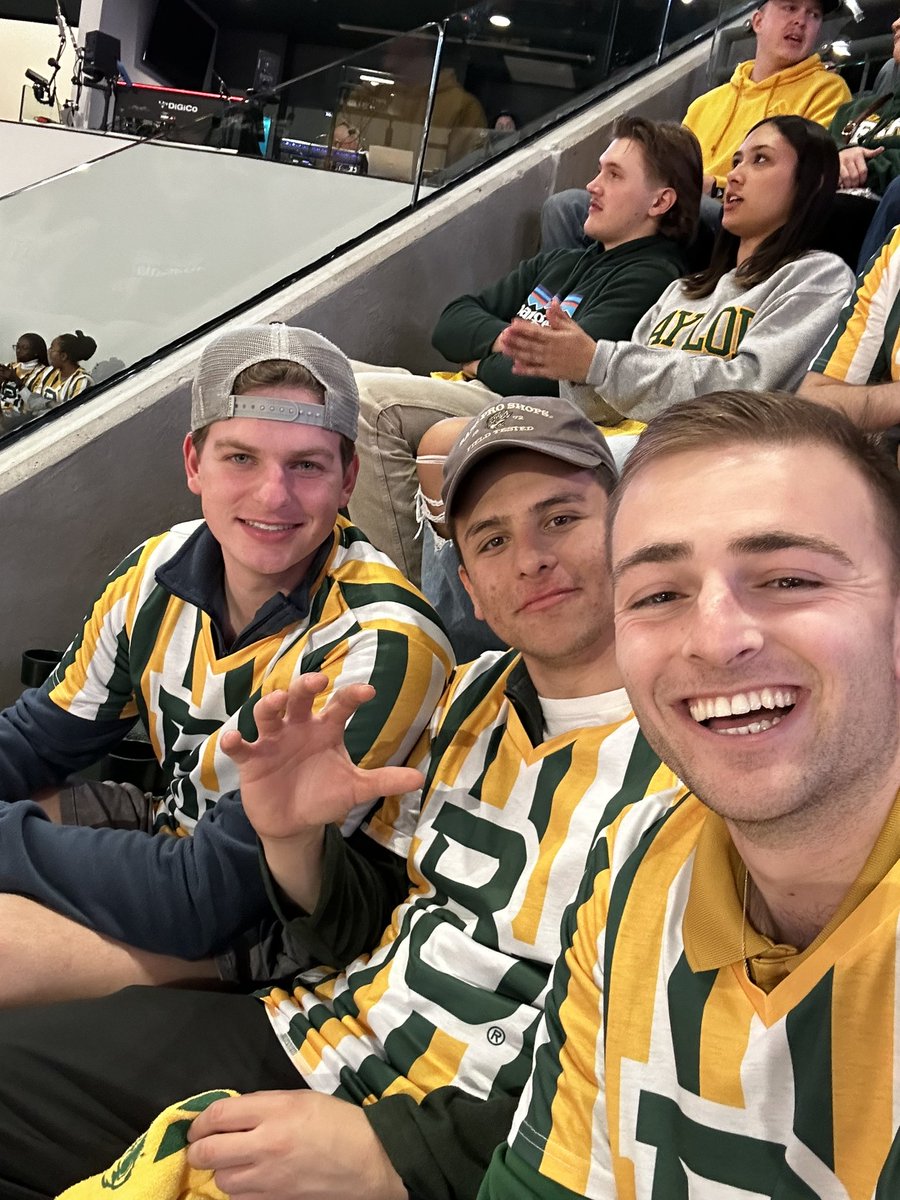 CollinBasss's tweet photo. LETS GO BEARS #sicem https://t.co/icq5pte3Fw