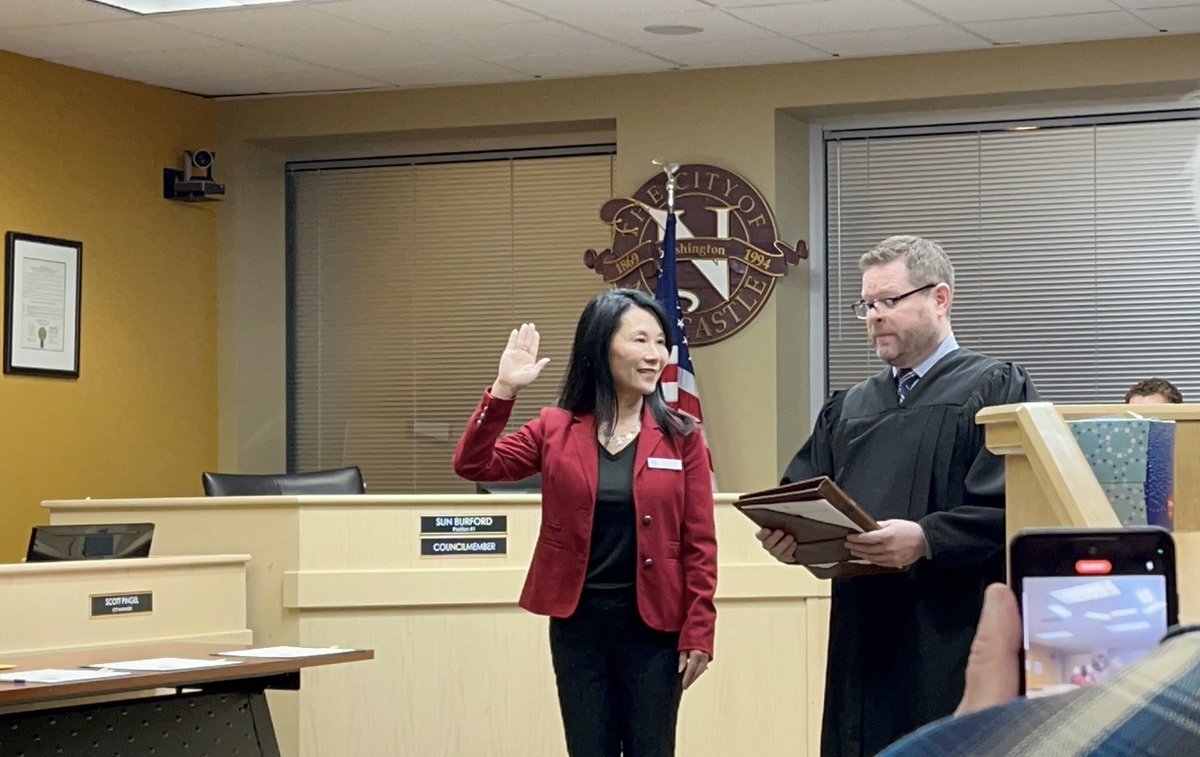 SunBurford's tweet photo. Oath of Office on 1/2/24🇺🇸❤️ 就職典禮! #OathOfOffice #CouncilmemberBurford #WonTheElection #PublicService #Councilwoman #milestone #grateful https://t.co/72PT2syHkO