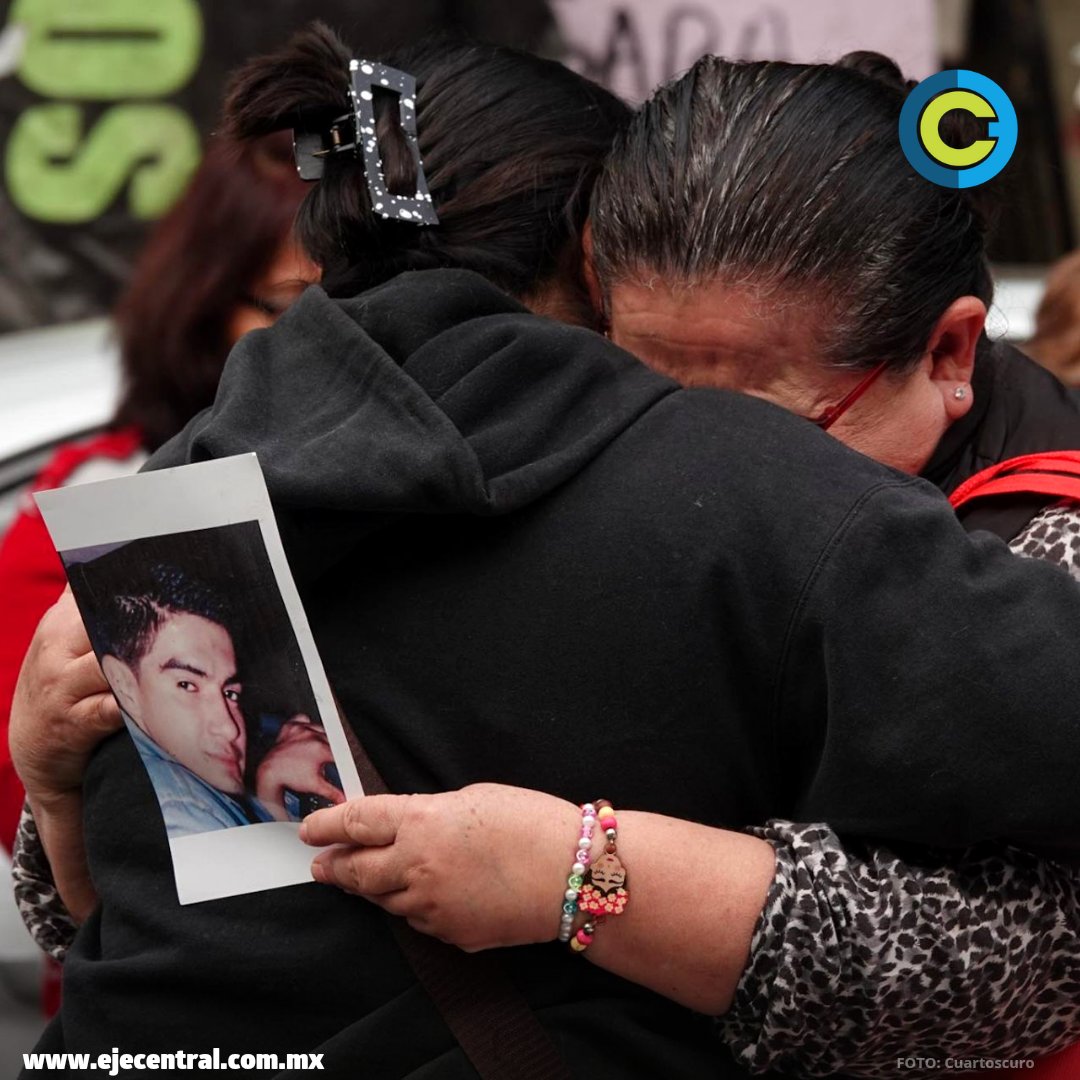 IrashemitaT's tweet photo. Fue una semana complicada llena de emociones encontradas

_Me robaron mi teléfono llegando a cdmx
_Estuve con las buscadoras en Secob
_Colgué una lona y fichas de desaparecidos en Palacio Nacional
Lloré mucho
_Estoy muy decepcionada de la sociedad por su apatía y dejarlas solas https://t.co/4bEf5A7p6I