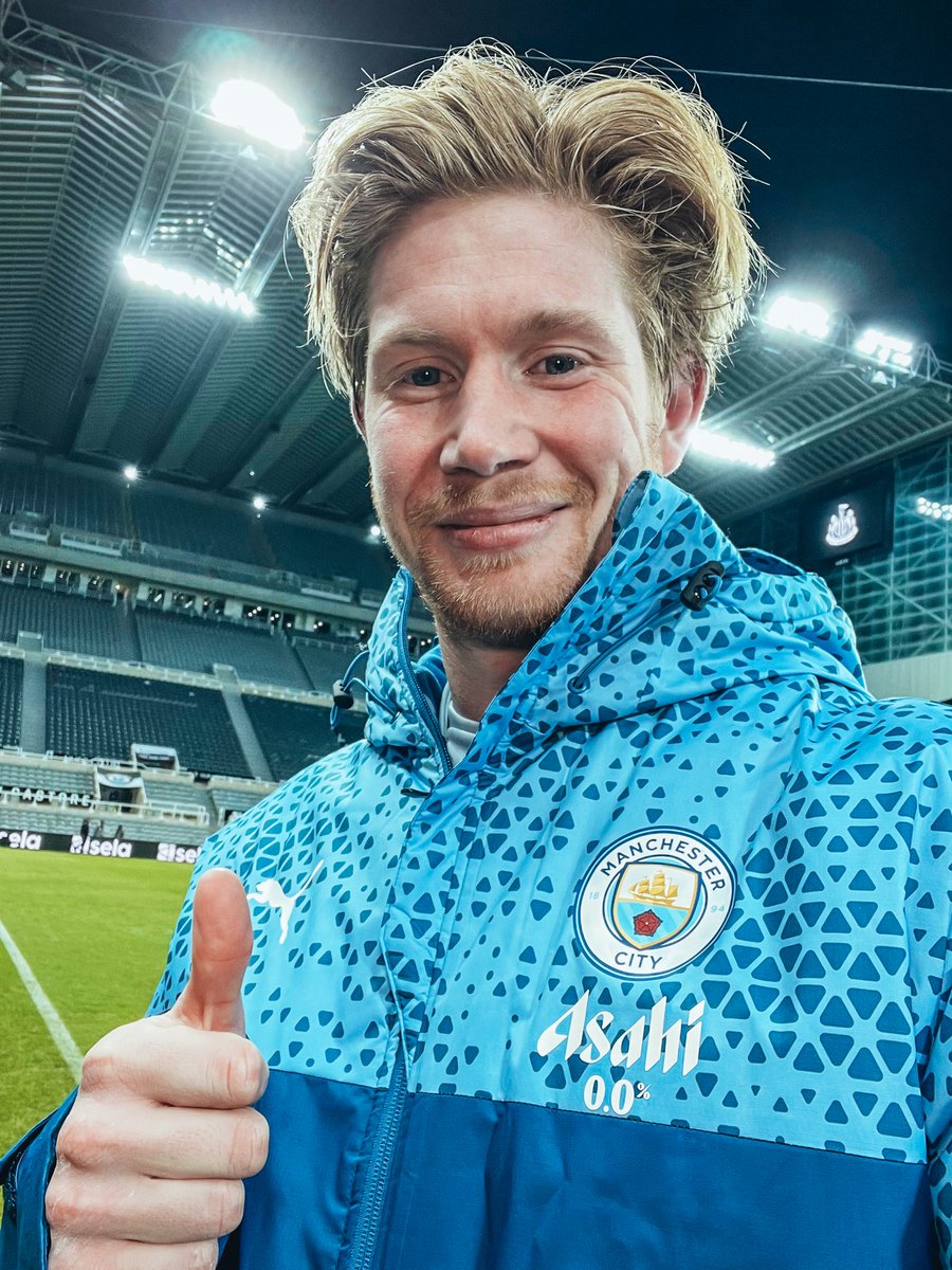 registaco's tweet photo. Appreciation post for Kevin De Bruyne. ✨️

Cedera kurang lebih lima bulan, tak membuatnya melamban. Sumbangan satu gol dan asisnya hari ini, bawa Man City menusuk ke posisi kedua dalam klasemen Liga Inggris dengan 43 poin. ✊🏾

Nakhoda City kembali!  ⛵️ https://t.co/oniezzsOMx