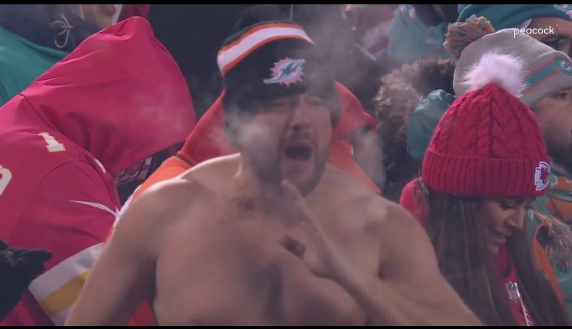 Brlckmuse's tweet photo. WOW: Even though it feels like -24 right now at the #chiefs #Dolphins game there are still fans with NO SHIRTS ON! https://t.co/go7xBFBxDu