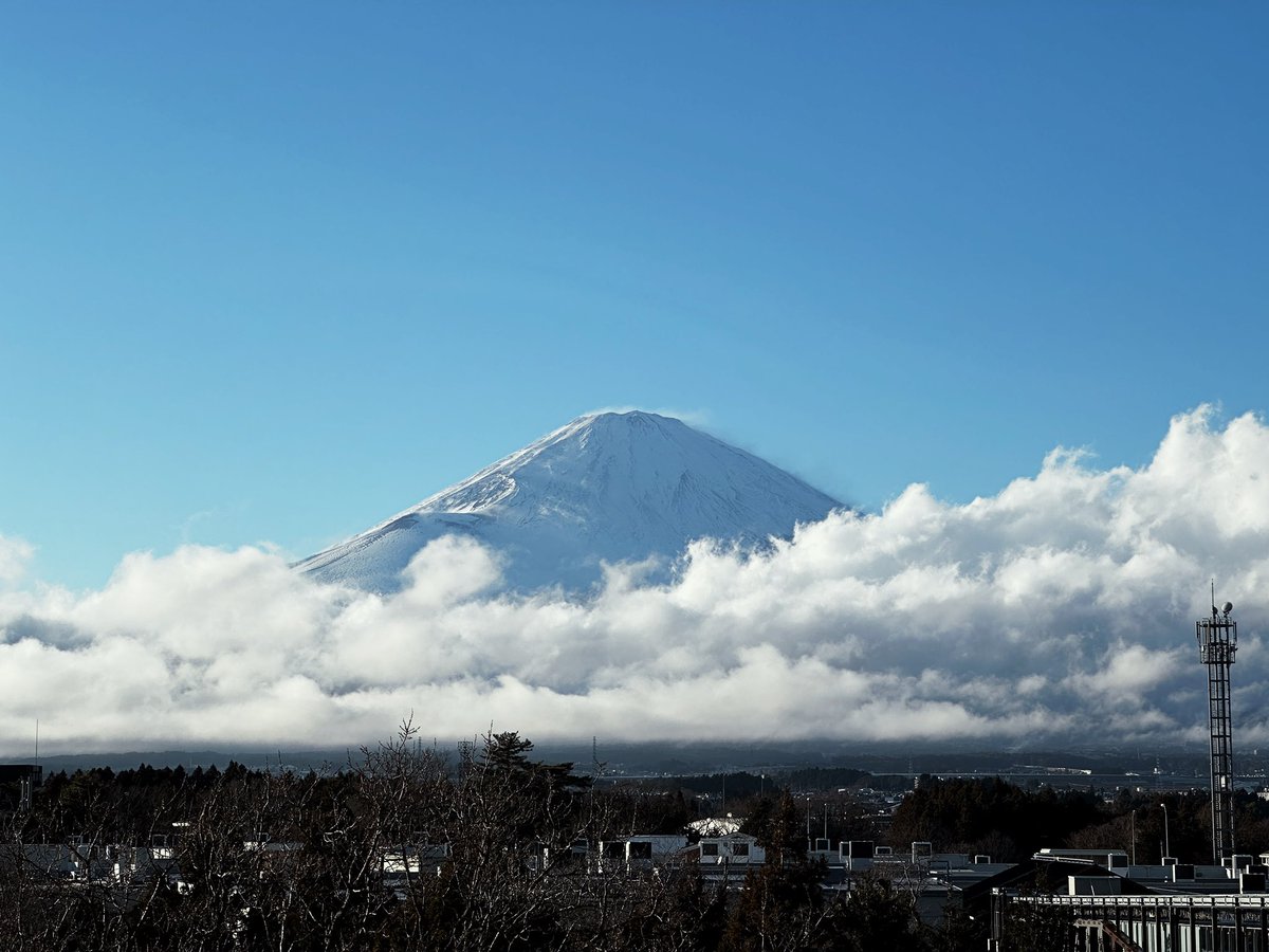 Fuji is so pretty!

きれいな富士山！