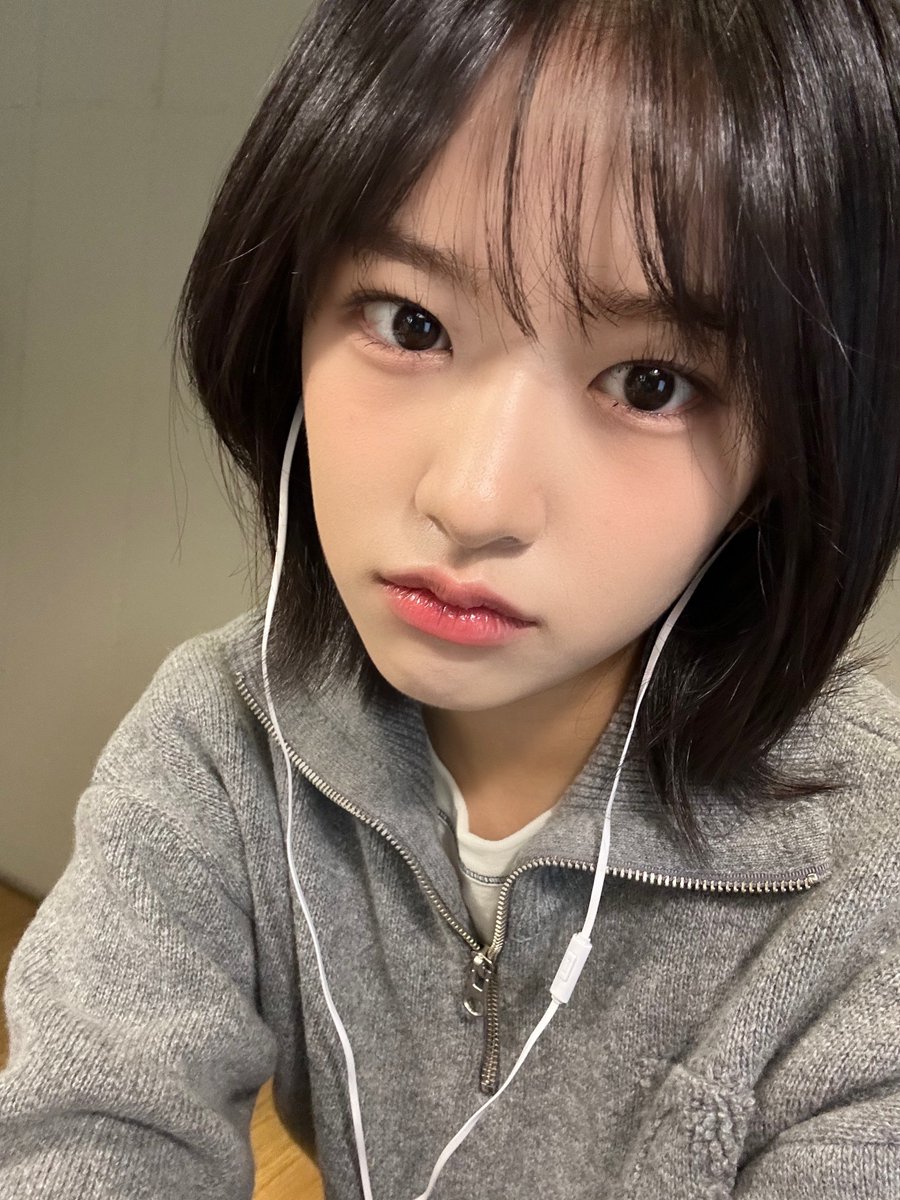 IVE_twt's tweet photo. 동글

#IVE #아이브 #ANYUJIN #안유진 https://t.co/BtIooaBK1Q