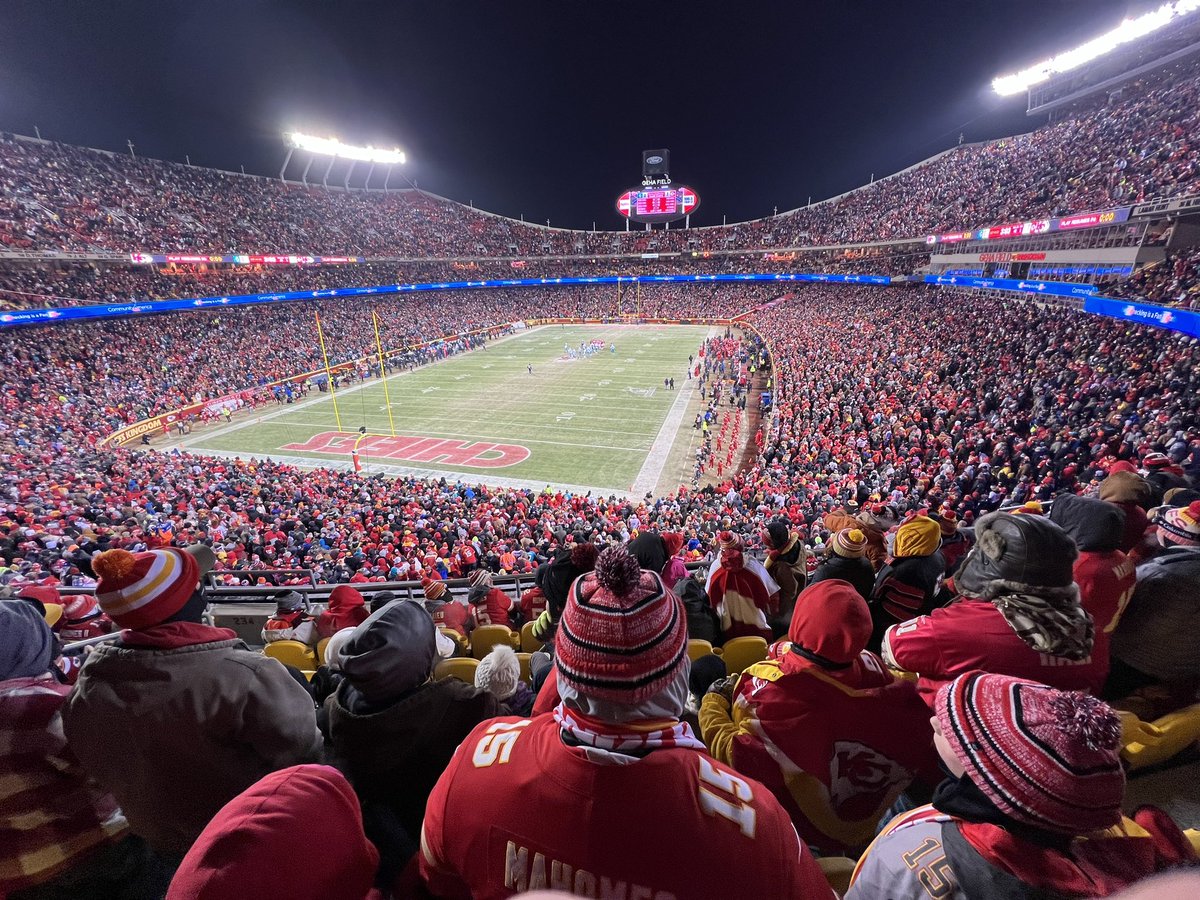 Chiefs247365's tweet image. This is what “nobody is showing up at Arrowhead because it’s too cold” looks like.