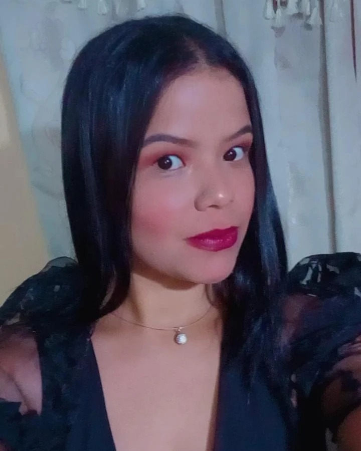 InforTvenezuela's tweet photo. En el caudal del río Chama en el estado Mérida, fue localizado por transeúntes el cadáver de Roxana Álvarez de 32 años,la cual se encontraba desaparecida desde la mañana de este miércoles.
La joven mujer ,tenía 7 meses de embarazo.
Presuntamente se suicidó debido a que dejó una carta de despedida a sus familiares.
Funcionarios del Cicpc iniciaron las investigaciones.